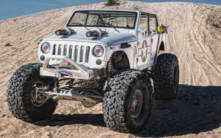 Jeep Wrangler Tomahauk - гибрид джипа и бомбардировщика